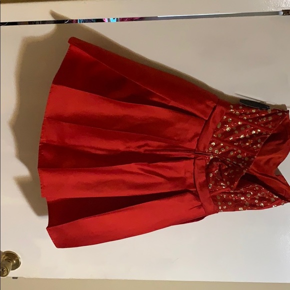 Dress - Picture 3 of 4